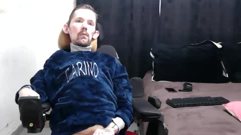 Snapshot of frenchroulette chatting on 02.27.25 Thomas y Sophia online show from 02.27.25