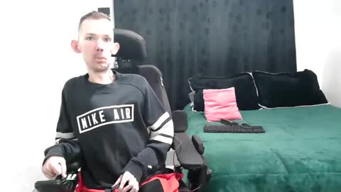 Snapshot of frenchroulette chatting on 03.03.25 Thomas y Sophia online show from 03.03.25