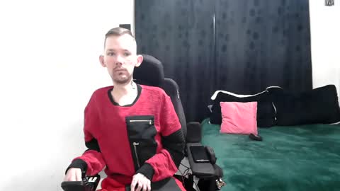 Snapshot of frenchroulette chatting on 03.11.25 Thomas y Sophia online show from 03.11.25