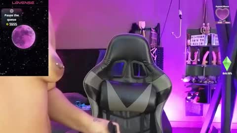 Snapshot of freya_aspen chatting on 02.12.25 online show from 02.12.25