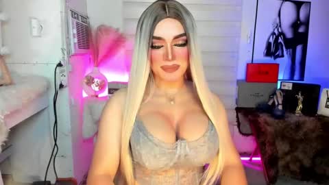 Miss Frea  online show from 09.24.25