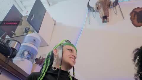 freyaa_sorceress online show from 10.21.25