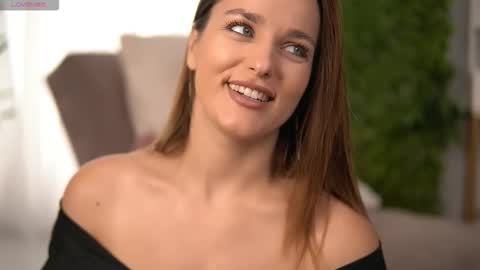 Snapshot of freyaheart chatting on 10.12.25 freyaheart online show from 10.12.25