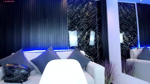 Freyja Sweet online show from 10.31.25