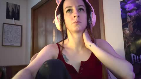 Snapshot of freythegemini chatting on 01.08.25 FreyaTheGemini online show from 01.08.25