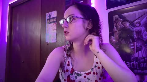 Snapshot of freythegemini chatting on 09.17.25 FreyaTheGemini online show from 09.17.25