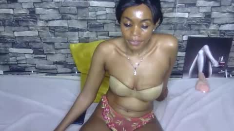 Snapshot of frianebony chatting on 10.29.25 Frian online show from 10.29.25