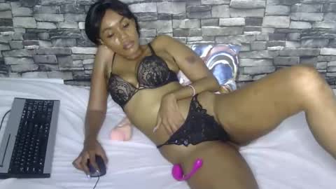 Snapshot of frianebony chatting on 11.07.25 Frian online show from 11.07.25