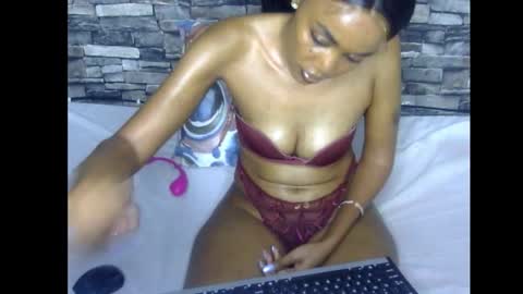 Snapshot of frianebony chatting on 11.08.25 Frian online show from 11.08.25