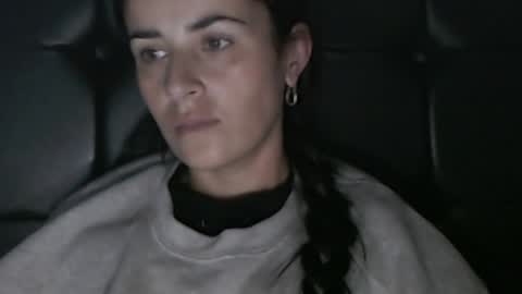 Snapshot of frida__x chatting on 02.05.25 Frida online show from 02.05.25