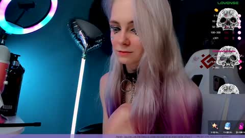 Frida A boost to fortune for the one who gives a thumbs up and a bonus lucky for those who support me by joining the fanclub online show from 01.28.25