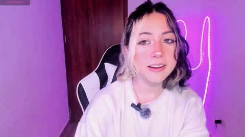 Snapshot of frida_lassi_ chatting on 11.30.25 frida_lassi_ online show from 11.30.25