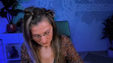 Frida Tander online show from 01.30.25