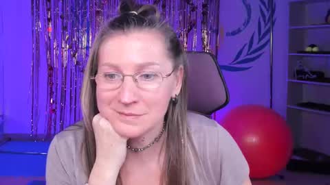 Frida Tander online show from 02.23.25