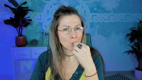 Frida Tander online show from 03.06.25