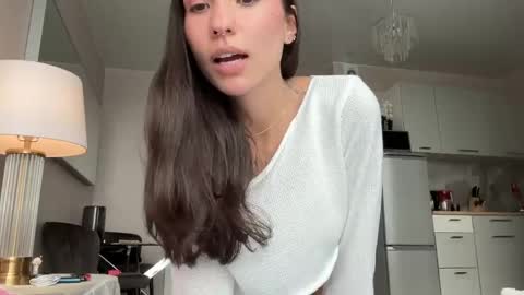 Snapshot of friend_foryou chatting on 05.28.26 Lina online show from 05.28.26
