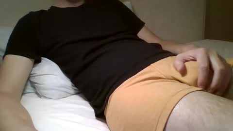 Snapshot of friendly_frank_18 chatting on 10.31.25 friendly_frank_18 online show from 10.31.25