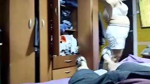 Snapshot of frizzy_girl chatting on 01.26.25 Frizzy girl online show from 01.26.25