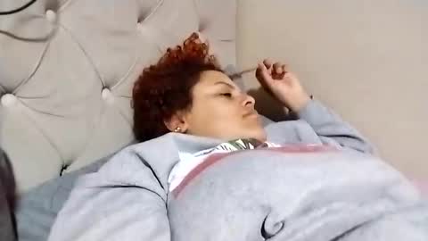 Snapshot of frizzy_girl chatting on 11.02.25 Frizzy girl online show from 11.02.25