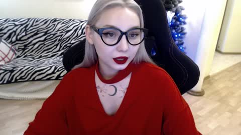 Snapshot of fromsun_forsoul chatting on 12.25.24 Lilith online show from 12.25.24