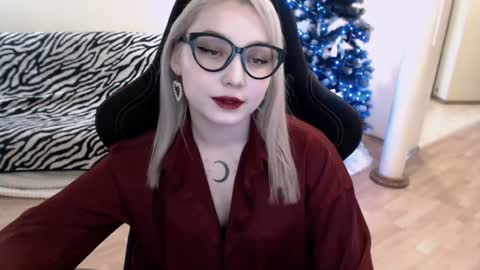 Snapshot of fromsun_forsoul chatting on 12.28.24 Lilith online show from 12.28.24