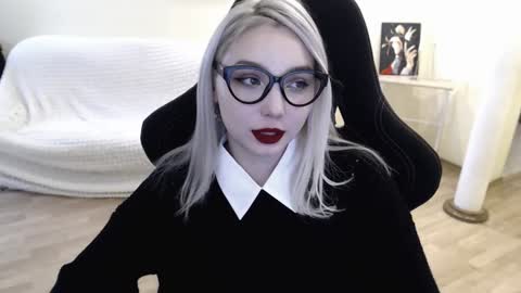 Snapshot of fromsun_forsoul chatting on 02.05.25 Lilith online show from 02.05.25