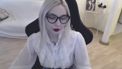 Snapshot of fromsun_forsoul chatting on 02.12.25 Lilith online show from 02.12.25