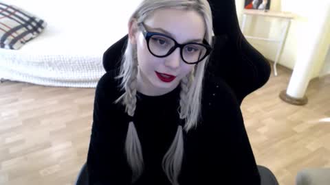 Snapshot of fromsun_forsoul chatting on 02.17.25 Lilith online show from 02.17.25