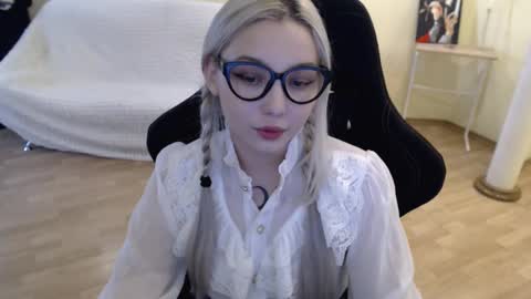 Snapshot of fromsun_forsoul chatting on 02.19.25 Lilith online show from 02.19.25