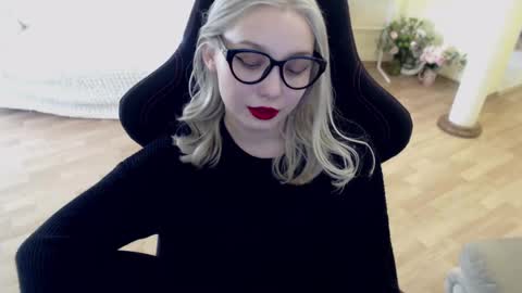 Snapshot of fromsun_forsoul chatting on 03.10.25 Lilith online show from 03.10.25