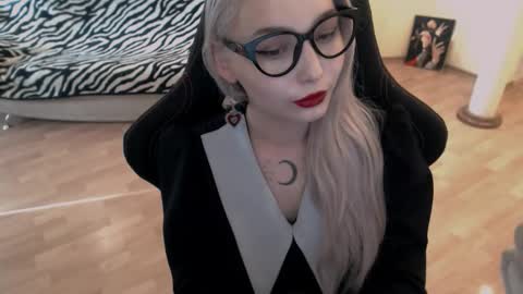 Snapshot of fromsun_forsoul chatting on 09.09.25 Lilith online show from 09.09.25