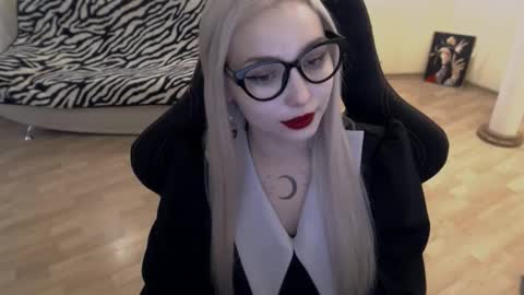 Snapshot of fromsun_forsoul chatting on 09.11.25 Lilith online show from 09.11.25