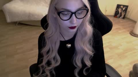 Snapshot of fromsun_forsoul chatting on 10.02.25 Lilith online show from 10.02.25