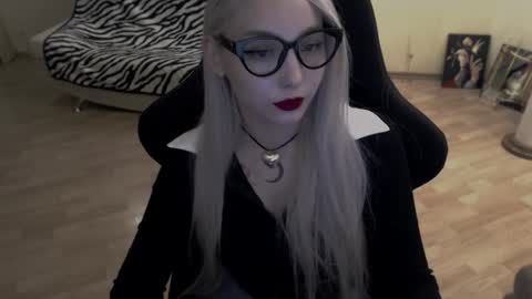 Snapshot of fromsun_forsoul chatting on 10.10.25 Lilith online show from 10.10.25