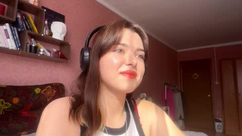 Snapshot of frosted_bloom chatting on 09.14.25 Emily online show from 09.14.25