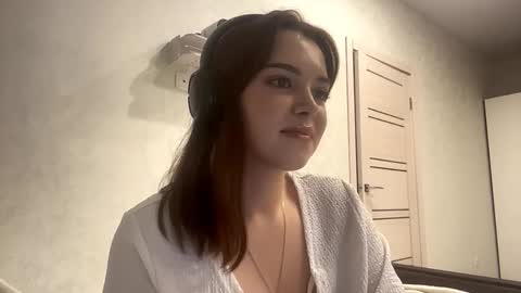 Snapshot of frosted_bloom chatting on 09.15.25 Emily online show from 09.15.25
