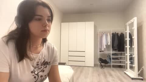 Snapshot of frosted_bloom chatting on 10.02.25 Emily online show from 10.02.25