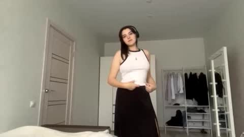 Snapshot of frosted_bloom chatting on 10.05.25 Emily online show from 10.05.25