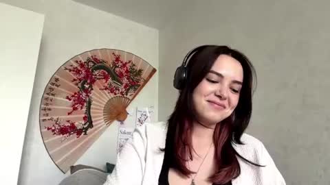 Snapshot of frosted_bloom chatting on 07.08.26 Emily online show from 07.08.26