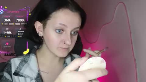 Snapshot of frosty_blueberries4 chatting on 10.06.25 ANA online show from 10.06.25