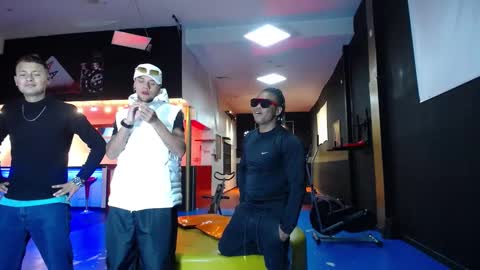 THOMAS AND DAMIAND online show from 02.22.25