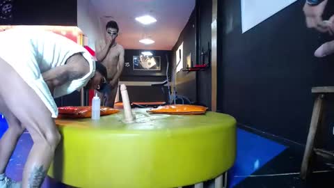THOMAS AND DAMIAND online show from 02.23.25