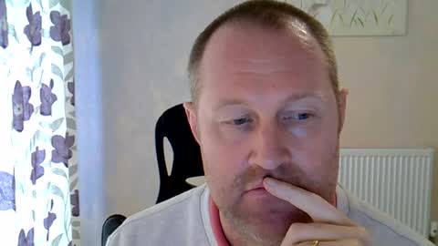 Snapshot of fuck_buddy_uk chatting on 06.12.26 Fuck Buddy UK online show from 06.12.26