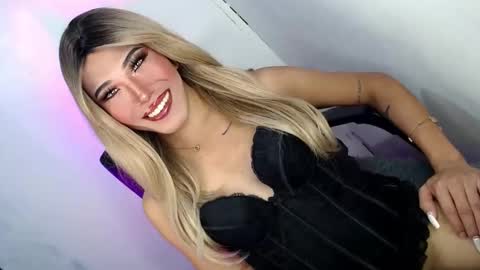 Snapshot of fuckerjenny8 chatting on 04.29.26 sweetyJENNY online show from 04.29.26