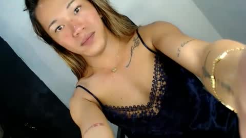 Snapshot of fuckerjenny8 chatting on 05.17.26 sweetyJENNY online show from 05.17.26