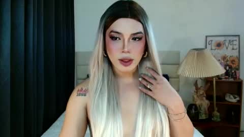 Snapshot of fucking_neil chatting on 10.29.25 MISS NEILLY online show from 10.29.25