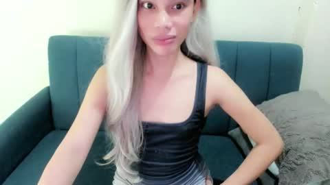 Snapshot of fuckingsexy143 chatting on 02.14.26 fuckingsexy143 online show from 02.14.26