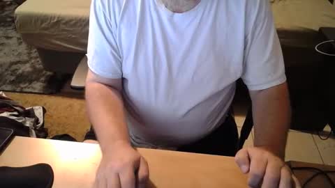 Snapshot of fuegorapido chatting on 12.14.25 Fuego online show from 12.14.25
