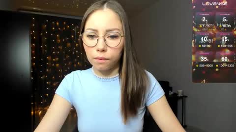 Snapshot of fun__nd__bun chatting on 10.05.25 fun__nd__bun online show from 10.05.25