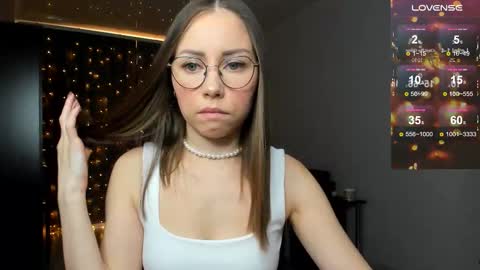 Snapshot of fun__nd__bun chatting on 10.12.25 fun__nd__bun online show from 10.12.25